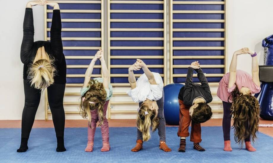 Taniec na rurze dla dzieci: Budowanie wytrzymałości i siły