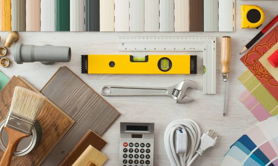 Wytrzymałość tapicerskich okuć: co warto wiedzieć przed zakupem