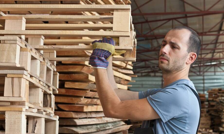 Znaczenie odbioru palet z lokalizacji u klienta dla efektywności operacyjnej