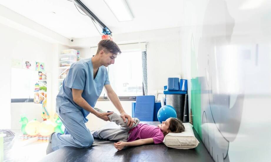 Zastosowanie manualnej terapii w rehabilitacji dzieci