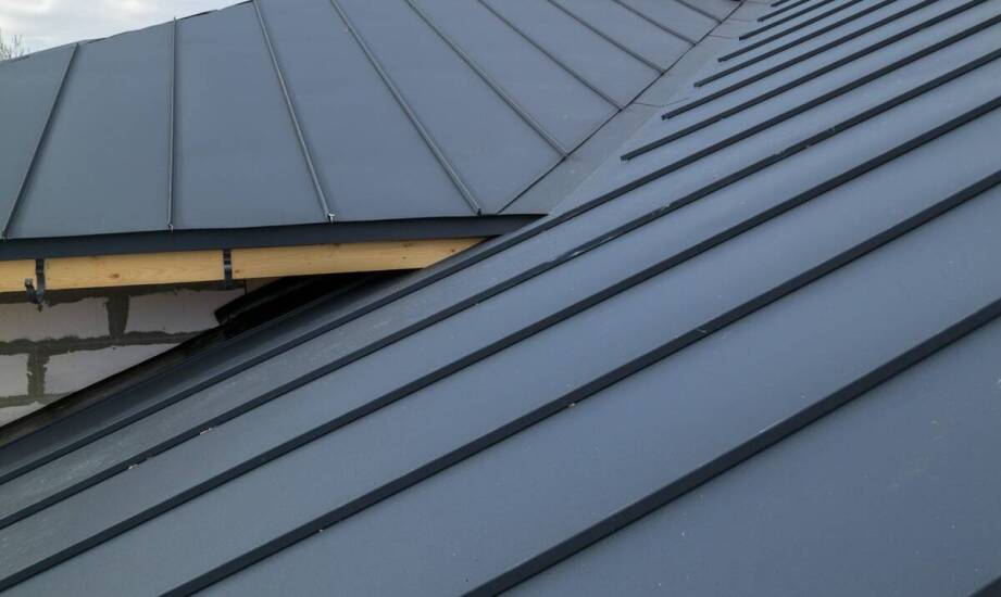 Wpływ automatyzacji na jakość i estetykę dachowych pokryć