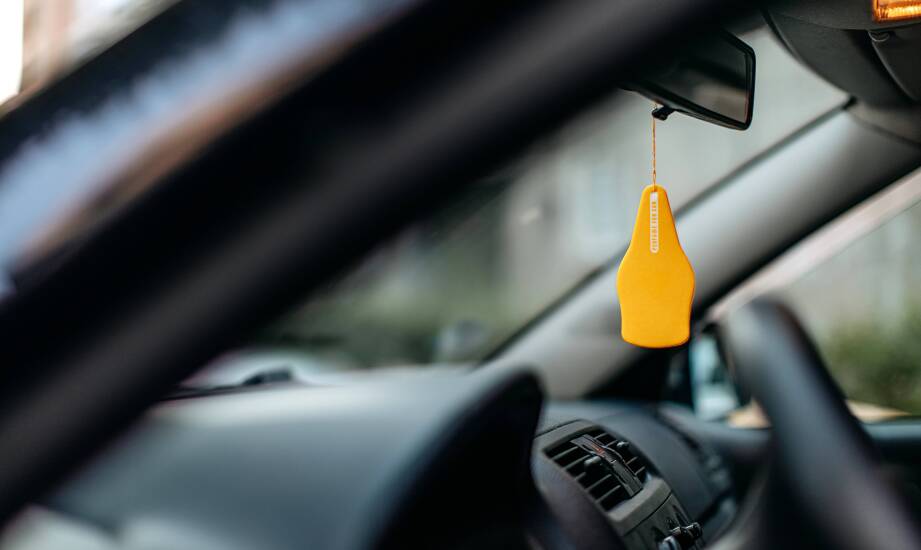 Jak zapachowe zawieszki do auta mogą poprawić komfort podróży?