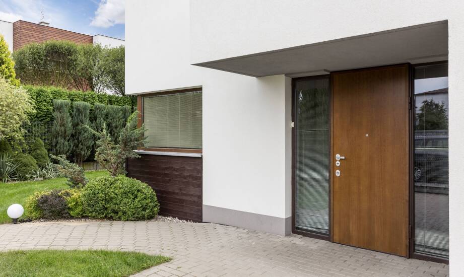 Które materiały najlepiej znoszą zmienną pogodę?