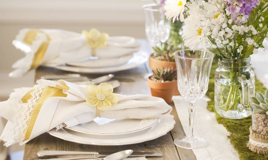 Jakie ozdobne dodatki warto zastosować w projektach na specjalne okazje?