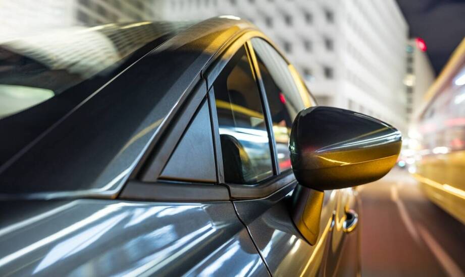 Jak właściwe utrzymanie samochodowych szyb wpływa na ich długowieczność?