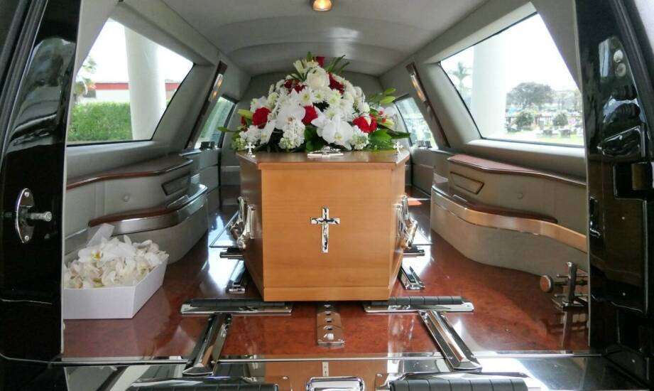 Jakie są opcje transportu zwłok oferowane przez pogrzebowe zakłady?