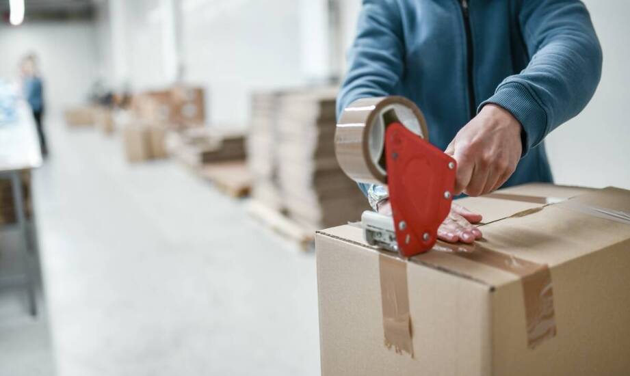 Jak przepakowywanie towaru przyczynia się do ochrony produktów podczas transportu?