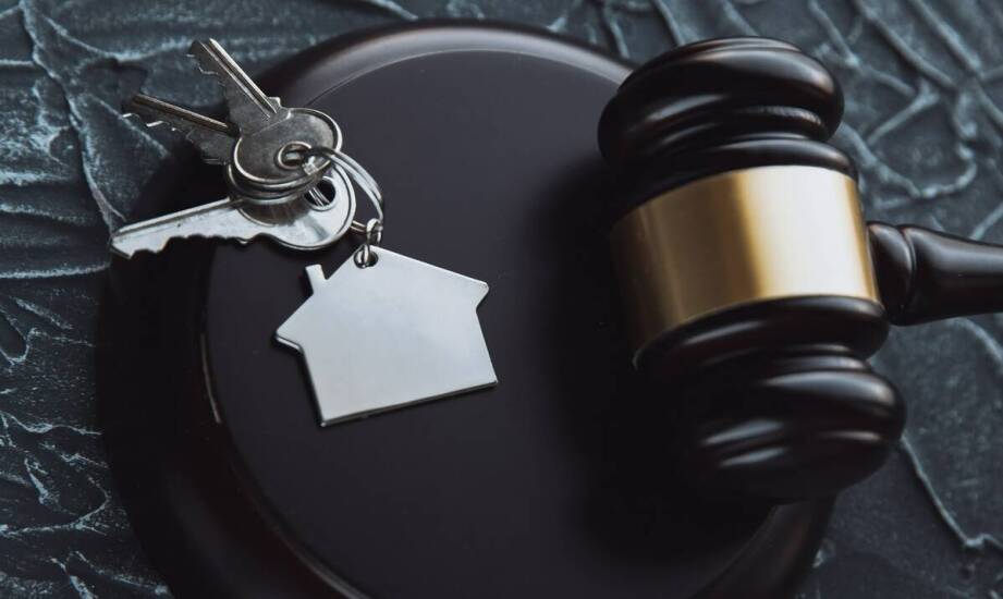 Jakie prawne aspekty uwzględnia się przy zarządzaniu nieruchomościami?