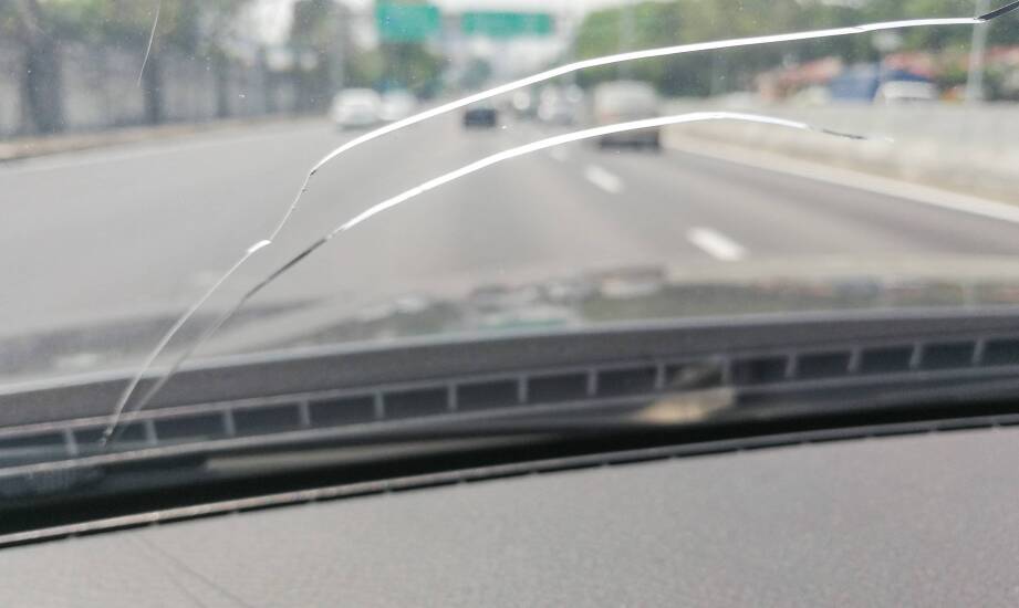 What are the most common mistakes when purchasing automotive glass for sale?