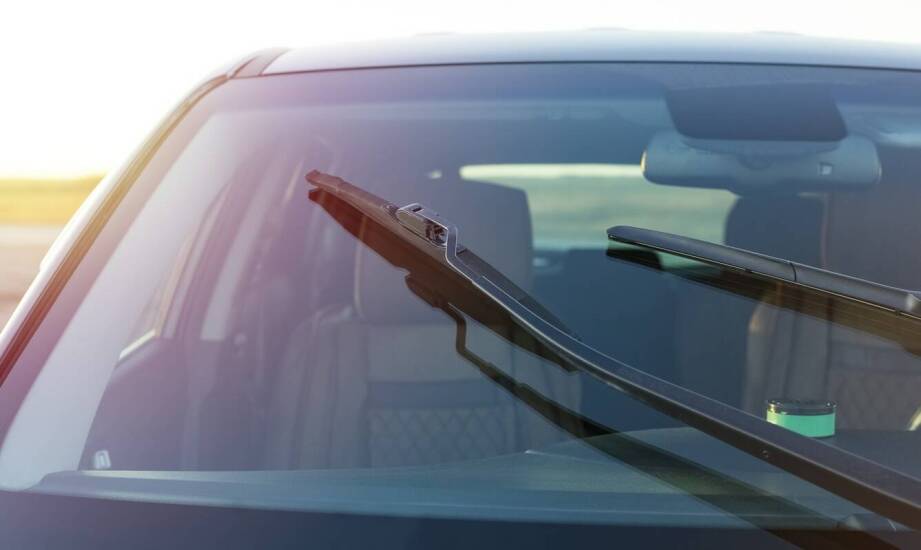 What is original equipment manufacturer (OEM) auto glass?