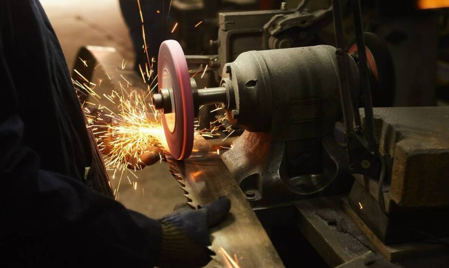 The Process of Configuring Deburring Machines According to Individual Needs