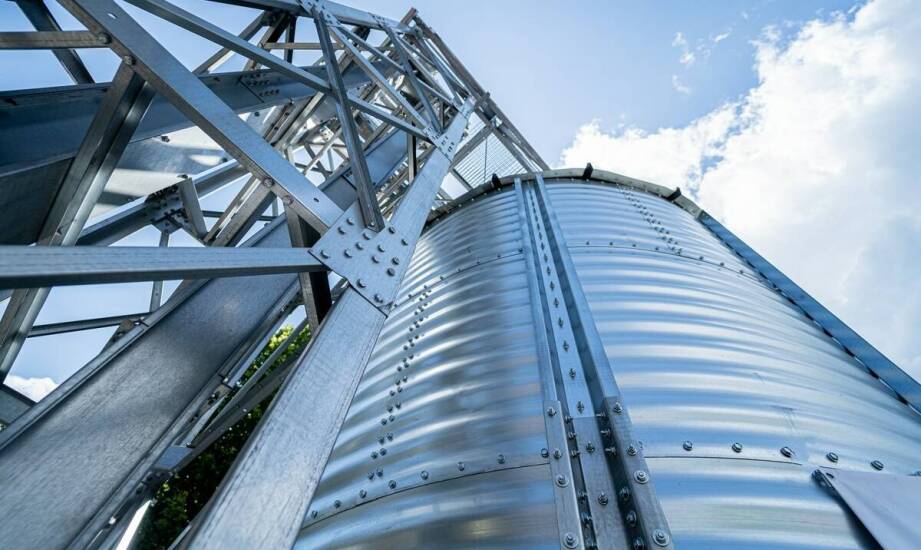 Anpassung von Trichtersilo an spezifische Bedürfnisse verschiedener Branchen