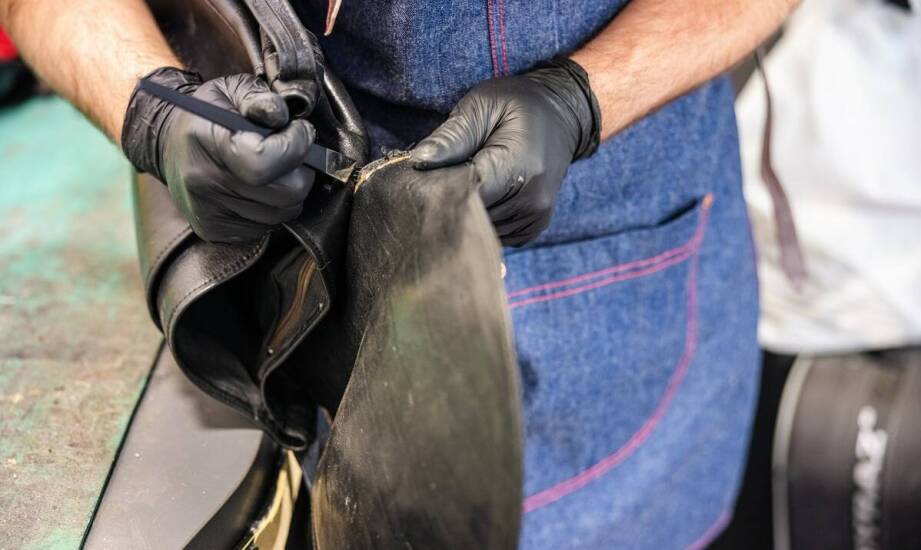 Pranie skóry: jakie techniki stosują profesjonaliści, aby uzyskać najlepsze efekty?