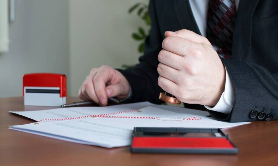 Jak notariusz w Katowicach pomaga przy składaniu oświadczeń o poddaniu się egzekucji?