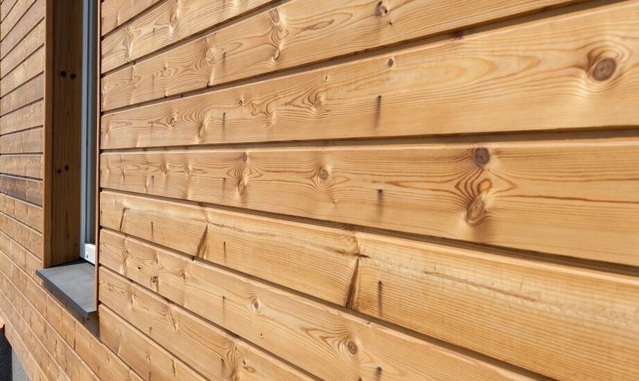 Proces montażu drewnianych elewacji - co warto wiedzieć?
