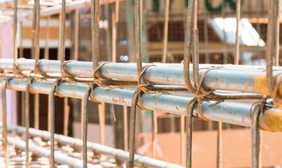 Jakie są kluczowe zalety zastosowania stalowych wsporników w budownictwie?