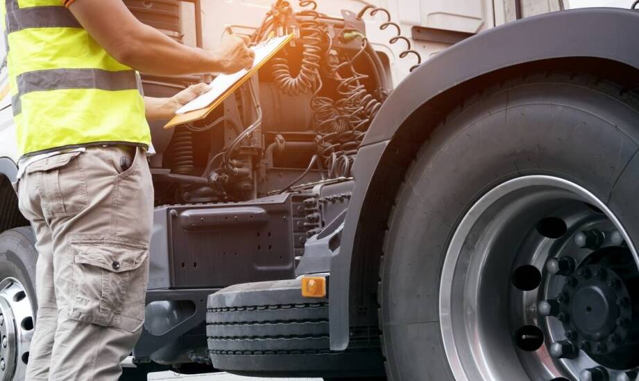Dlaczego regularna komputerowa diagnostyka jest kluczowa dla długowieczności ciężarowych pojazdów?
