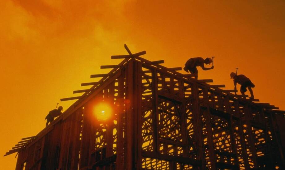 Eko-świadomość przy budowie drewnianych domów – co warto wiedzieć?