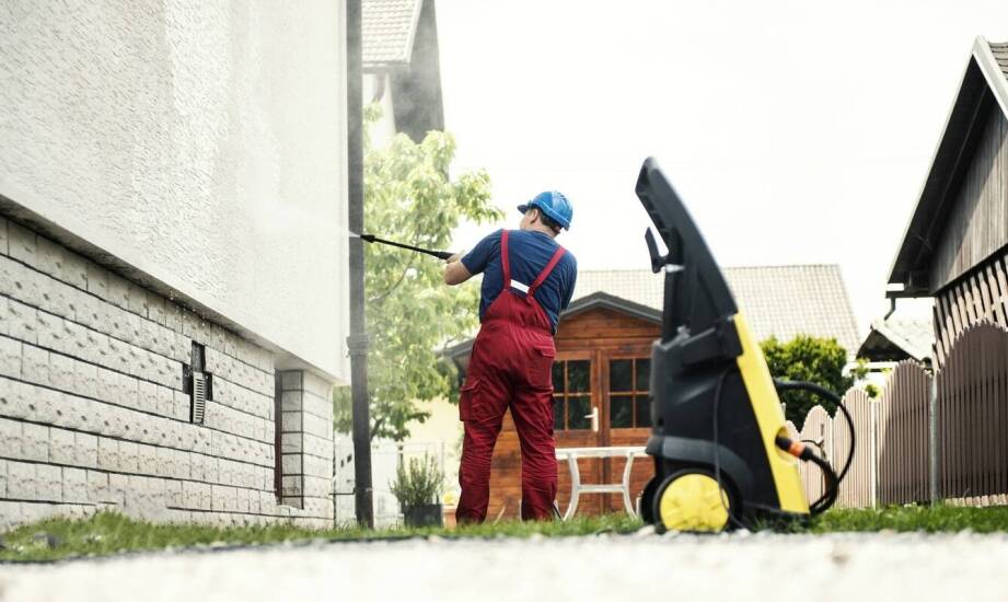 Znaczenie mycia elewacji z wykorzystaniem wody demineralizowanej