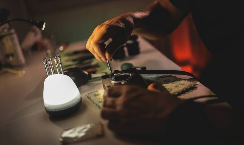 Jak proces czyszczenia mechanizmów wpływa na działanie zegarka?