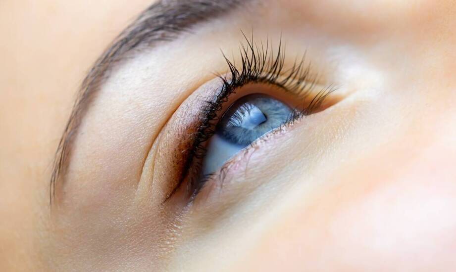 Jakie techniki aplikacji rzęs są najpopularniejsze obecnie?