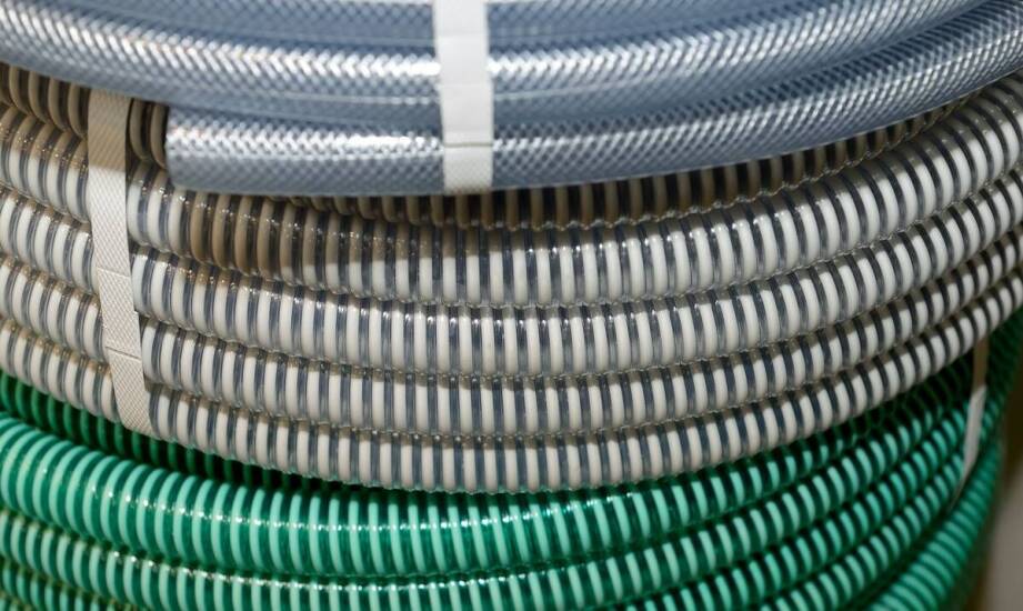 Porównanie karbowanych rur i tradycyjnych w zastosowaniach drenażowych