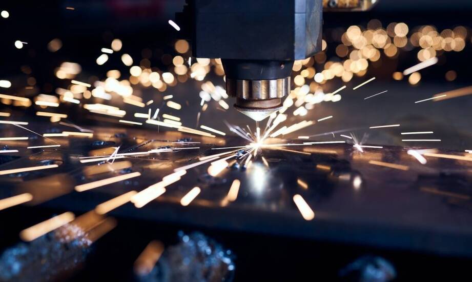 Zastosowanie technologii CNC w laserowym wycinaniu stali – precyzja i kontrola