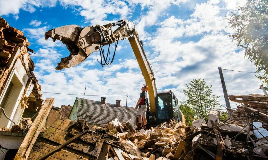 Najczęstsze wyzwania przy rozbiórkach przemysłowych obiektów