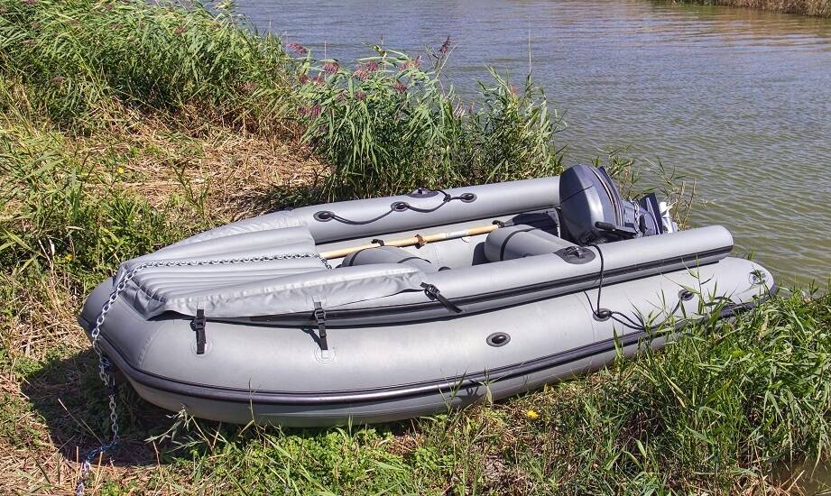 Bezpieczeństwo na wodzie - jaką rolę odgrywają wędkarskie pontony?