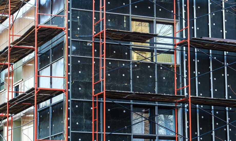 Najczęstsze błędy przy wyborze rusztowań i jak ich unikać