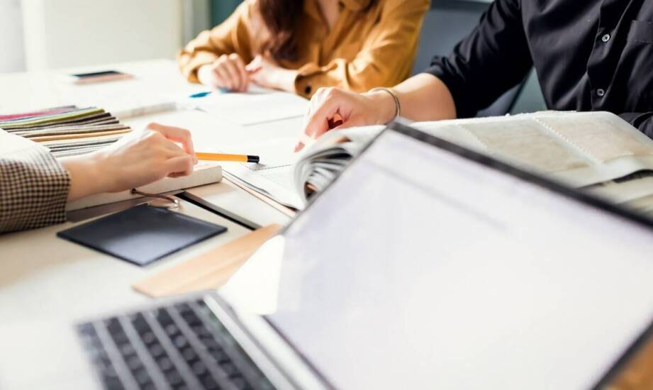 Wie ein breites Sprecherportfolio die Projektumsetzungsmöglichkeiten beeinflusst