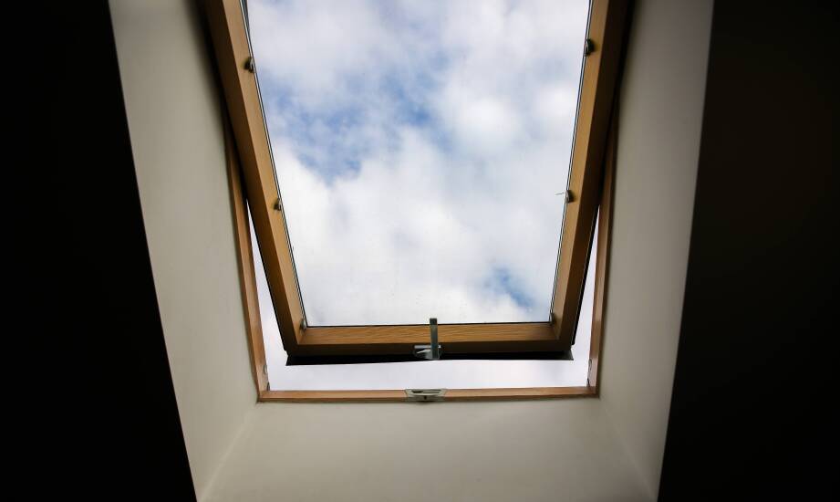 Die Rolle der richtigen Montage in der Haltbarkeit von Dachfenstern