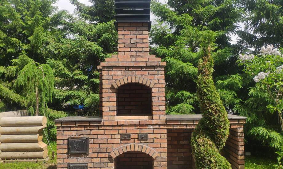 Home Smoking in the Garden—How to Utilize the Potential of Outdoor Space?