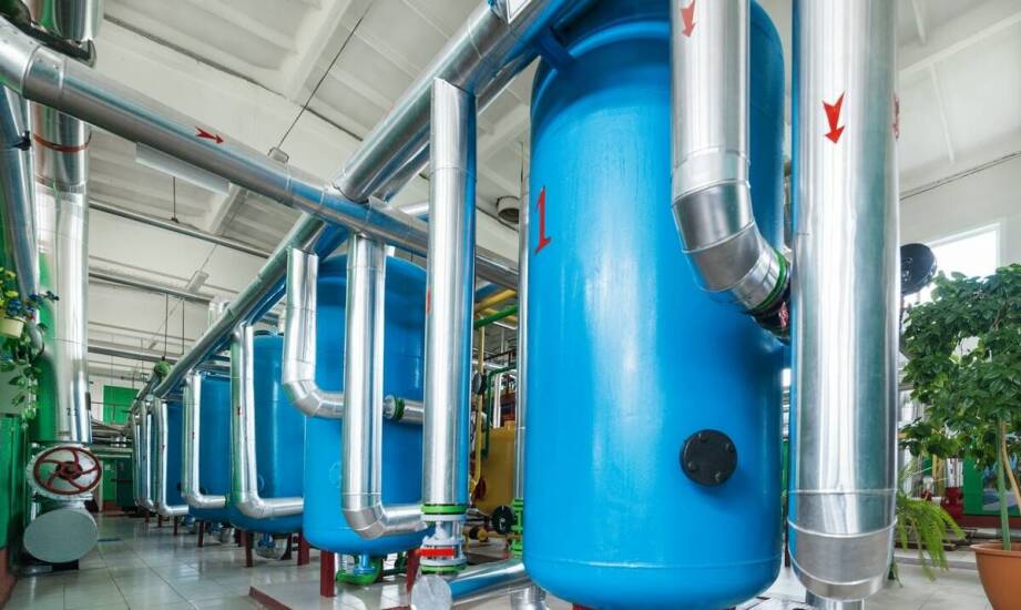 Jakie są wyzwania przy montażu przemysłowych instalacji zbiorników?