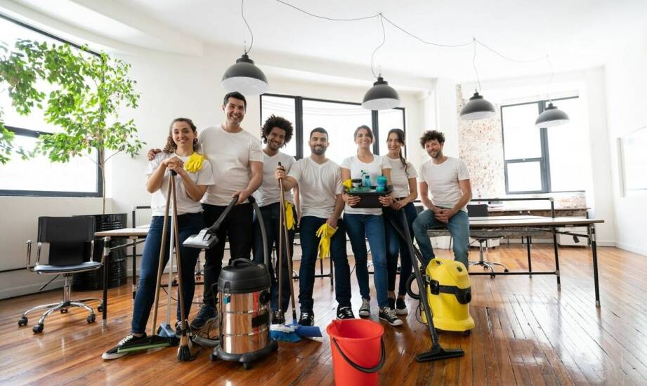 Czym wyróżnia się oferta sprzątania przemysłowego od standardowych usług?