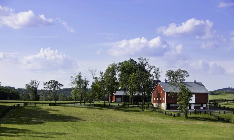 Służebność przesyłu – kiedy właściciel może liczyć na finansową rekompensatę?