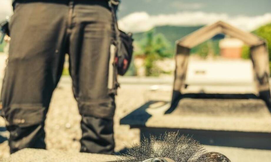 W jaki sposób dekarska firma optymalizuje koszty utrzymania dachu?