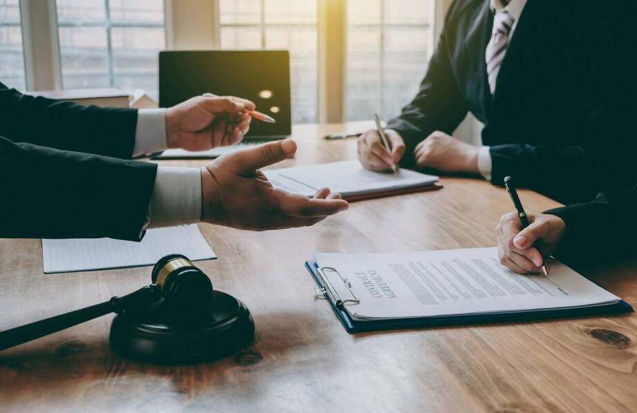 W jaki sposób prawny radca pomaga w procesach sądowych dotyczących budynków?