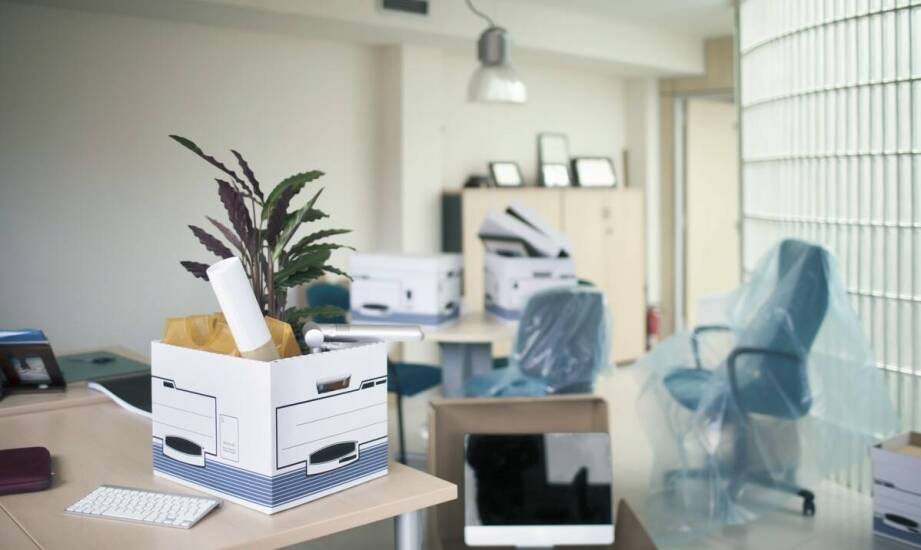 Jakie korzyści przynosi współpraca z firmą przy opróżnianiu mieszkań po zgonie?