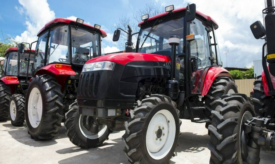 Dlaczego warto skorzystać z naszego doświadczenia w skupie siodłowych ciągników?