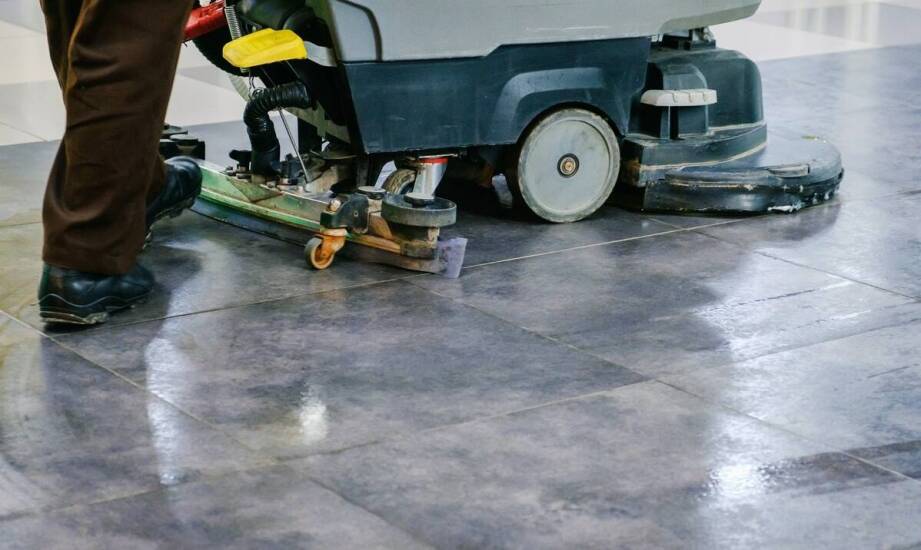 Znaczenie wymiany akumulatorów w długotrwałym użytkowaniu czyszczących maszyn