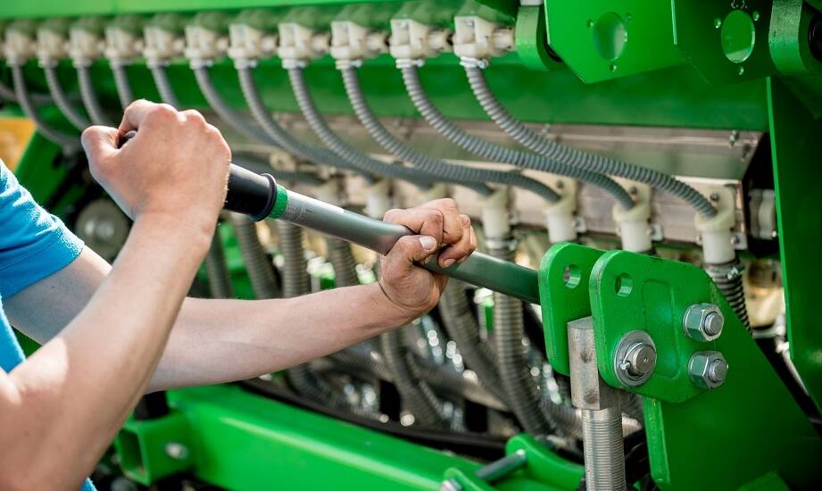 Serwis maszyn rolniczych – jakie czynniki wpływają na jakość tych usług?