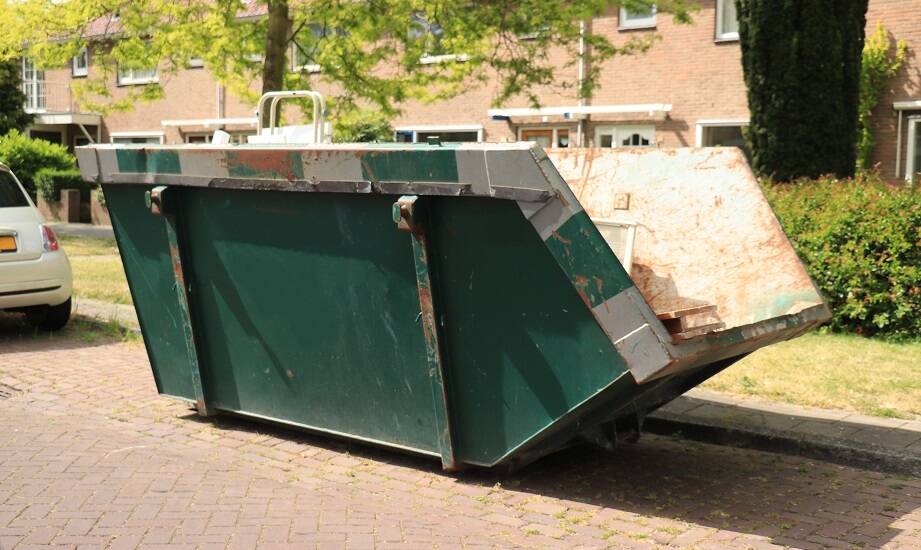 Jak stalowe kontenery samowyładowcze wpływają na ekologiczną gospodarkę odpadami?