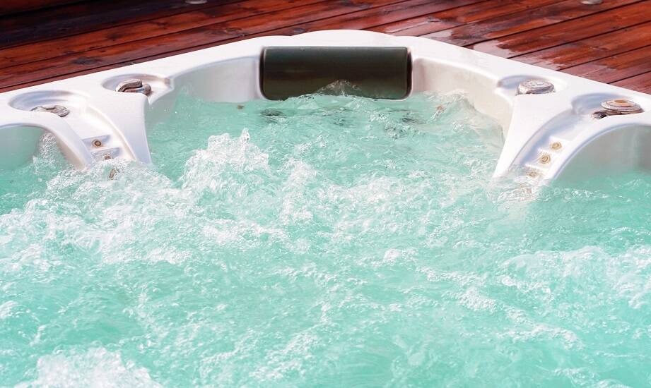 Nowoczesne technologie czystości wody w 7-osobowym jacuzzi