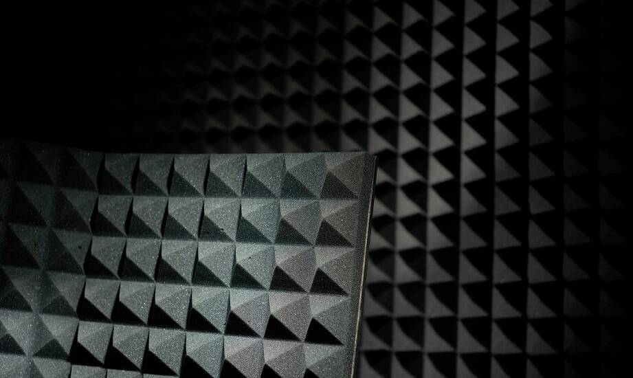 Zastosowanie akustycznych pułapek w rekreacyjnych przestrzeniach – korzyści i zalety