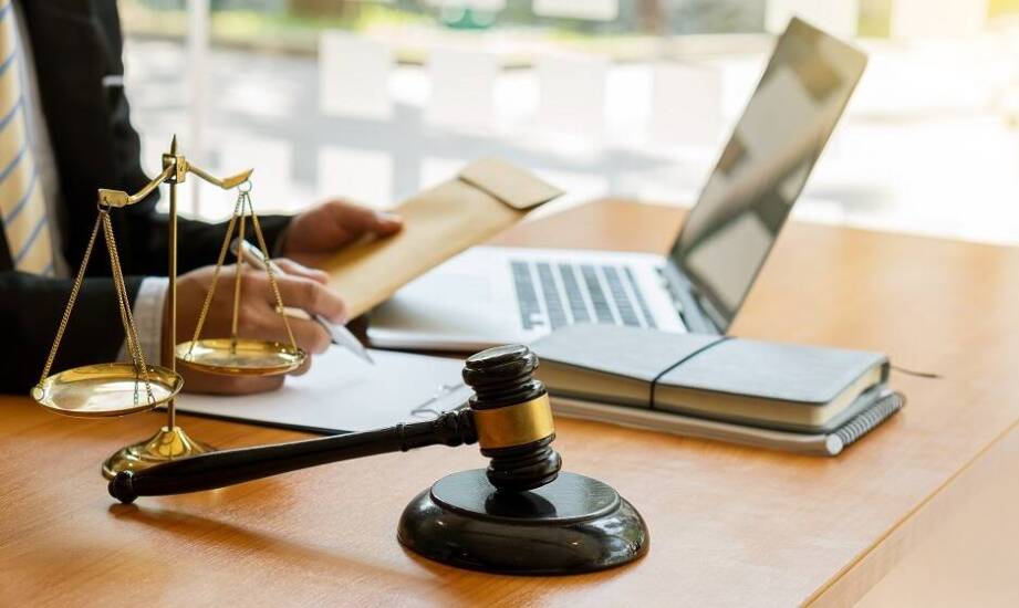 Oddłużenie konsumenckie – jak prawny radca może wesprzeć dłużnika?