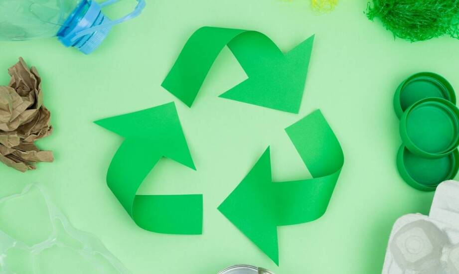 Jakie jednorazowe naczynia wybrać do serwowania napojów