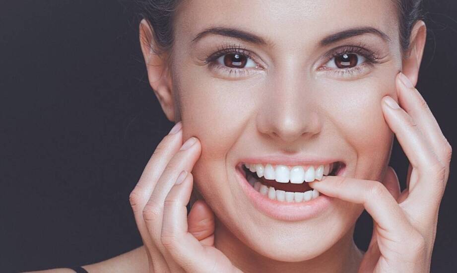 Dlaczego porcelanowe licówki są idealnym rozwiązaniem dla estetyki zębów?