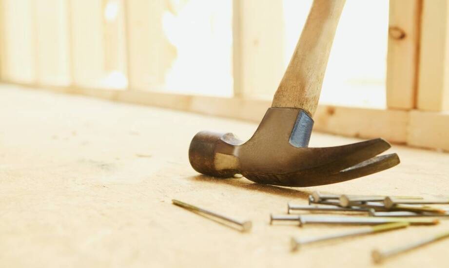 Jakie są kryteria wyboru najlepszych budowlanych gwoździ na rynku?