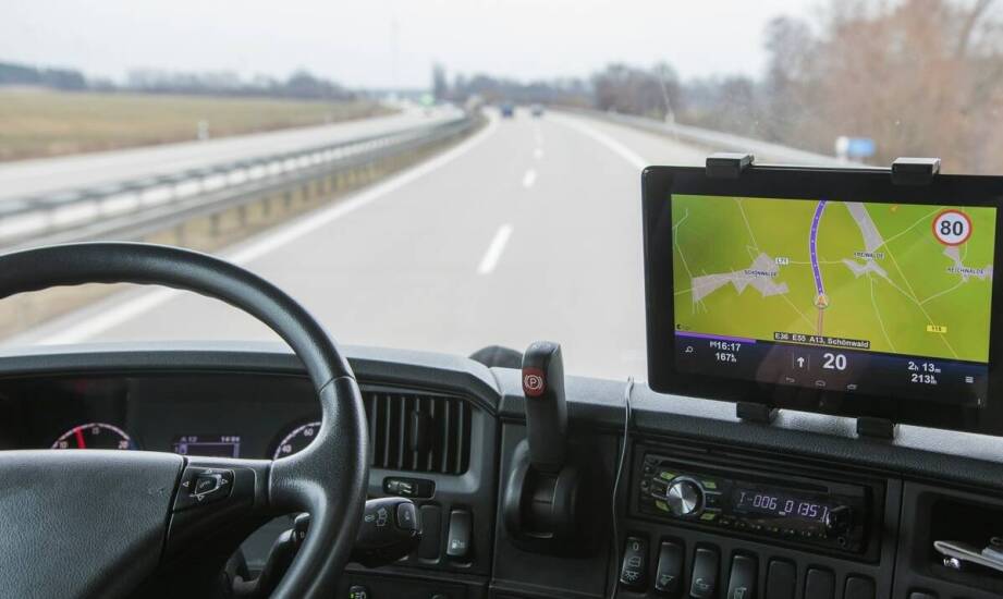 Odczyt i analiza danych z tachografów: jak to działa w praktyce?